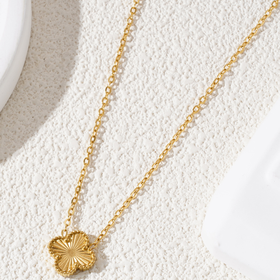 Alora pendant