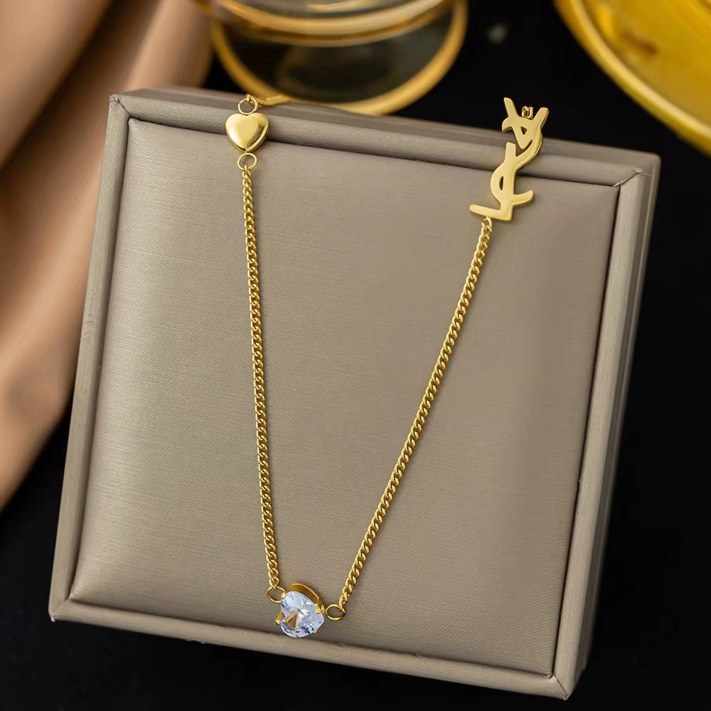 Liora pendant